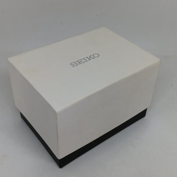 Seiko Silver and Black Chronograph Watch - Picture 10 of 10